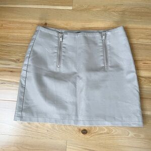 Faux leather grey 2 zipper front skirt